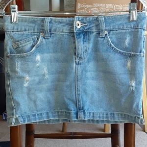 YMI Distressed Skirt / light wash blue jean/denim